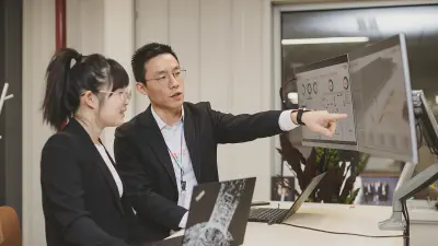 Data Expert