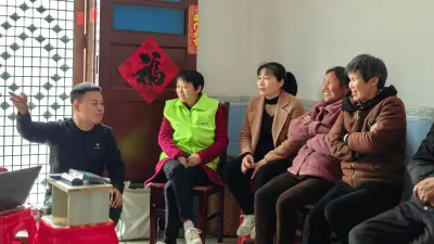 撑起家的尘肺家庭妇女